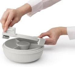 Brabantia Make & Take Salade Lunchbox - 1,3 L - Kunststof - Light Grey -Huishoudproducten Verkoop 1200x1064 1