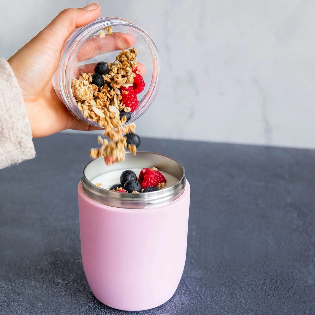Coninx Thermos Lunchbox - Muesli Beker To Go - Isoleer Lunchpot - Yoghurtbeker To Go - Mueslibeker 840ml (600ml+240ml) - RVS / Roze 13 Coninx Thermos Lunchbox - Muesli Beker To Go - Isoleer Lunchpot - Yoghurtbeker To Go - Mueslibeker 840ml (600ml+240ml) - RVS / Roze - Afbeelding 11