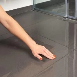 Secucare Anti Slip Spray 100ml - Antislip Voor Tegelvloeren -Huishoudproducten Verkoop 1200x1200 759