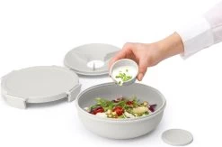 Brabantia Make & Take Salade Lunchbox - 1,3 L - Kunststof - Light Grey -Huishoudproducten Verkoop 1200x793 4
