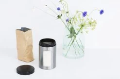 Brabantia Voorraadbus - 1,4 L - Matt Steel Fingerprint Proof / Matt Black Deksel - Met Venster -Huishoudproducten Verkoop 1200x799 16