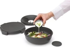 Brabantia Make & Take Salade Lunchbox - 1,3 L - Kunststof - Dark Grey -Huishoudproducten Verkoop 1200x815 1