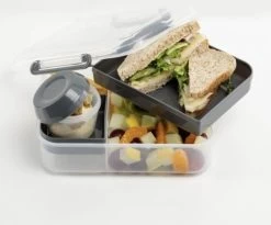 Lunchbox - Broodtrommel Inclusief Sausbeker - 3 Compartimenten - Saladebox - Brooddoos Met Yoghurtpotje -Huishoudproducten Verkoop 1200x995