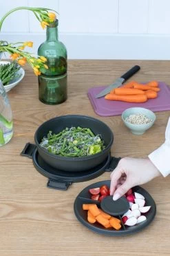 Brabantia Make & Take Salade Lunchbox - 1,3 L - Kunststof - Dark Grey -Huishoudproducten Verkoop 800x1200 14